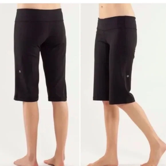 ❌SOLD❌ 🖤LULULEMON Clam Digger wide legged capri pants | SIZE 6 - Picture 3 of 13